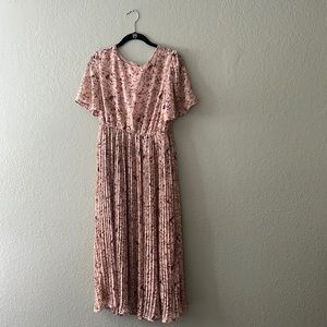 Beige Floral Pleated Short Sleeve Chiffon Maternity Midi Dress